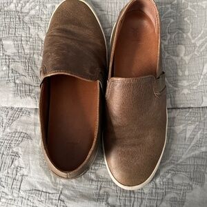 Frye slip on